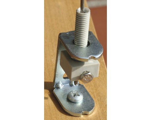 Detailopname van een draadkabelhouder met schroeven en veerelement voor bevestiging.