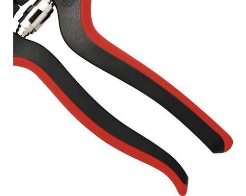 Close-up van een tuinschaar met handgrepen