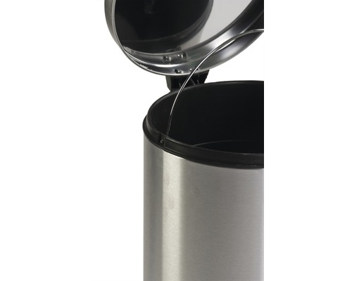 Metalen pedaalemmer met open deksel