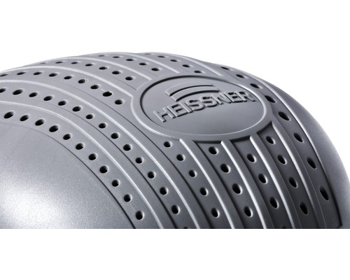 Detailopname van een Heissner product met gaten en het Heissner logo