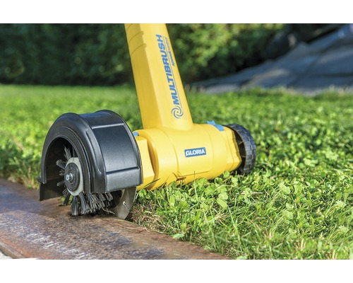 Gloria Multibrush borstel voor voegenreiniging op gazon