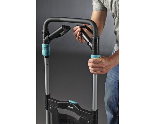 Man bedient Wolfcraft productdetail transportwagen