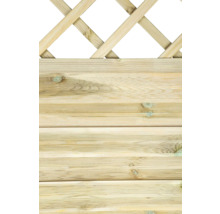 Houten schutting met ruitpatroon