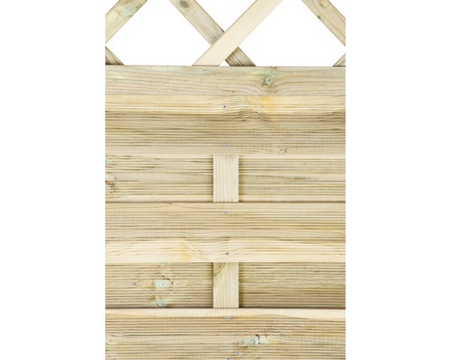 Houten schutting met klimrooster