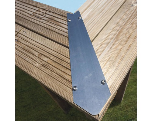 Metalen connector op houten constructie voor bevestiging