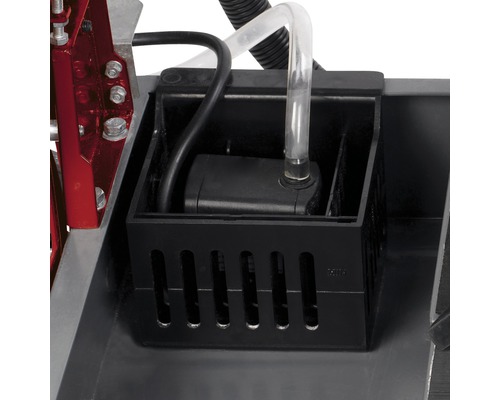 Waterpomp in een reservoir met waterkoelsysteem