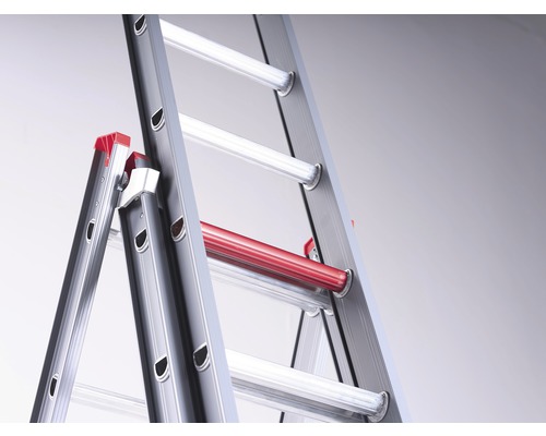 Detailopname van een aluminium multifunctionele ladder