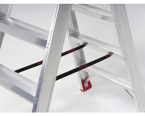 Detail van een Altrex ladder met borgbanden