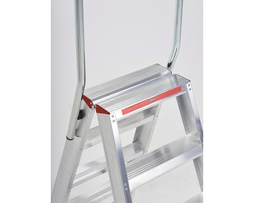 Detailaanzicht van een aluminium trap met beugel