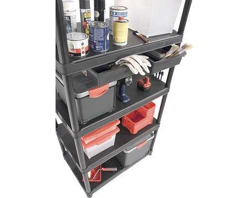 Werkplaatsrek met gereedschap, verf en accessoires