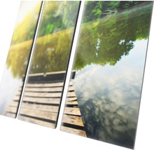 Driedelige wanddecoratie met een steiger aan een meer