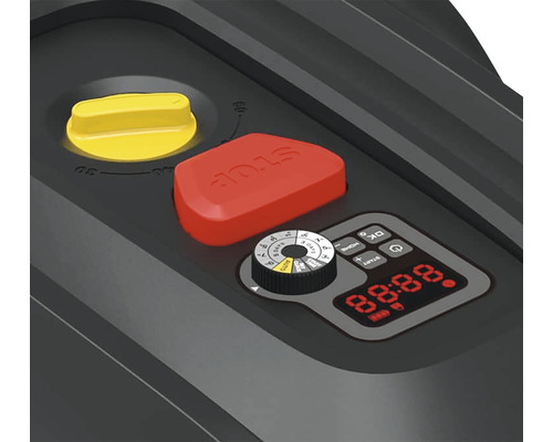 Detailopname van de bedieningselementen van een robotmaaier met gele draaiknop, rode stopknop, display en draaiknop