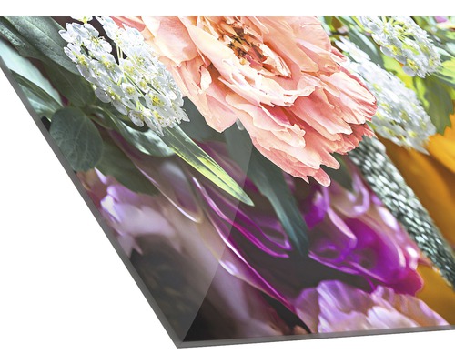 Close-up van een bloemenfotografie op een glazen plaat