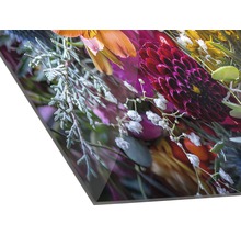 Close-up van een acrylglas schilderij met bloemmotief