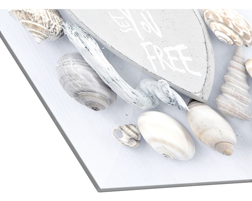 Decoratief tableau met drijfhout, hart en schelpen