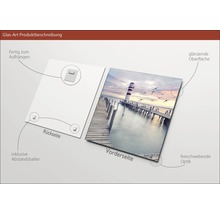Glasfoto met een vuurtoren op een steiger, inclusief ophangsysteem en afstandhouders