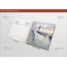 Glasfoto met motief vuurtoren op houten steiger, inclusief ophanging en afstandhouder
