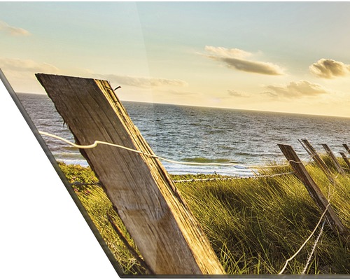 Decoratieve muurdecoratie met kustmotief en houten hek