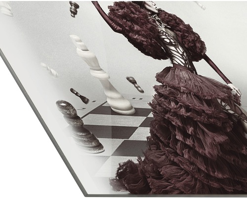 Acrylglasfoto met vrouw in jurk en schaakstukken