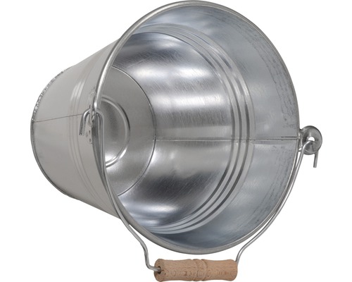 Zinken emmer met houten handvat