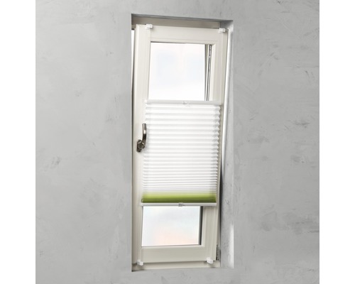 Raam met plisségordijn voor raamdecoratie en bescherming tegen zonlicht