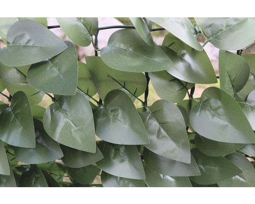 Kunstmatige klimophaag met bladeren