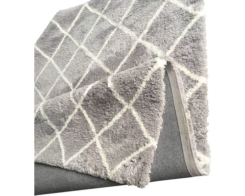 Grijs tapijt met ruitpatroon