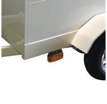Detailweergave van een aanhangwagen met zijmarkeringslicht