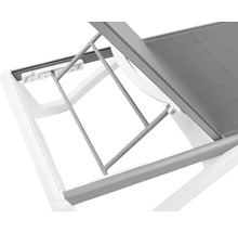 Detailweergave van een ligstoel met frame