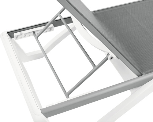 Detailweergave van een ligstoel met frame