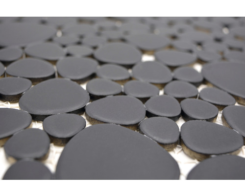 Close-up van mozaïektegels met kiezelsteenlook