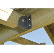 Detailopname van een metalen hoekverbinding bevestigd aan houten balken
