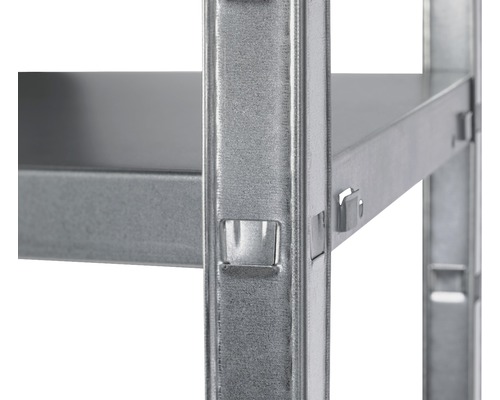 Detailopname van een metalen stellingkast met legplanken