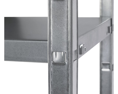 Detailweergave van een metalen rek met planken