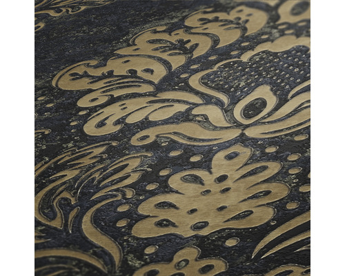 Close-up van een gestructureerd behang met bloemmotief