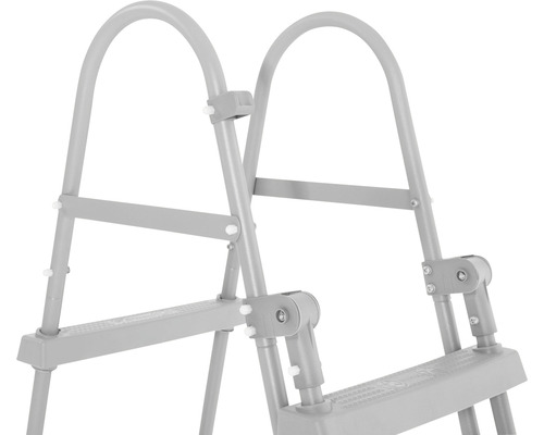 Gedetailleerd beeld van een grijze zwembadladder