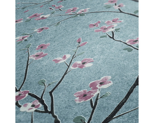 Behang met bloempatroon op een tak