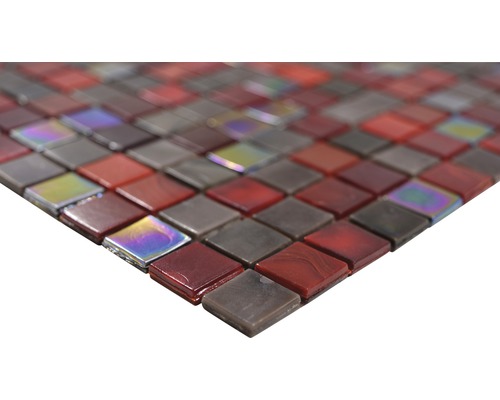 Mozaïektegels in rood- en grijstinten