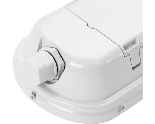 Gedetailleerde opname van een witte vochtbestendige lamp met kabelwartel