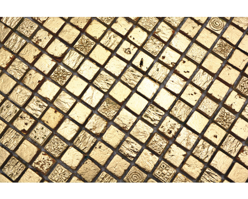 Vierkante gouden mozaïektegels met verschillende ontwerpen