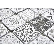 Close-up van mozaïektegels met diverse patronen