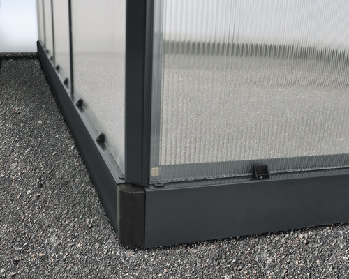 Detail van een kas met polycarbonaatplaten