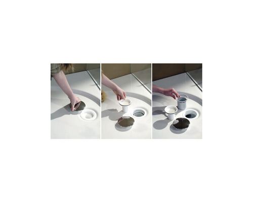 Meerdelige doucheafvoer met reinigingselement in drie stappen