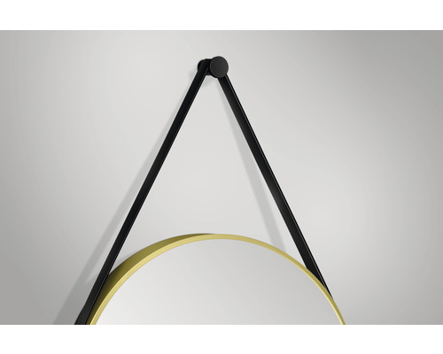 Gedetailleerd beeld van een ronde wandspiegel met zwarte ophangband en goudkleurige lijst