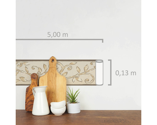 Borduur met bloemmotief, lengte vijf meter, hoogte dertien centimeter