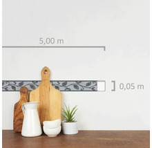 Borduur met bladerdecor, lengte vijf meter, breedte 0,05 meter