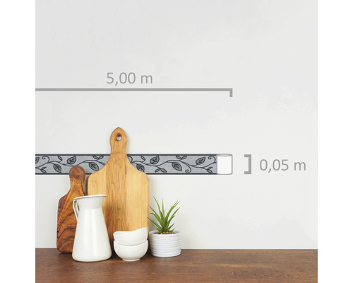 Borduur met bladerdecor, lengte vijf meter, breedte 0,05 meter