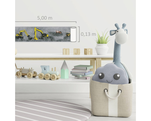 Kinderkamer met rand bouwvoertuigen, speelgoed en rond vloerkleed