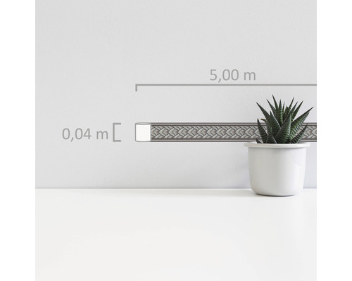 Decoratieve lijst met patroon, 5 meter lang en 0,04 meter breed