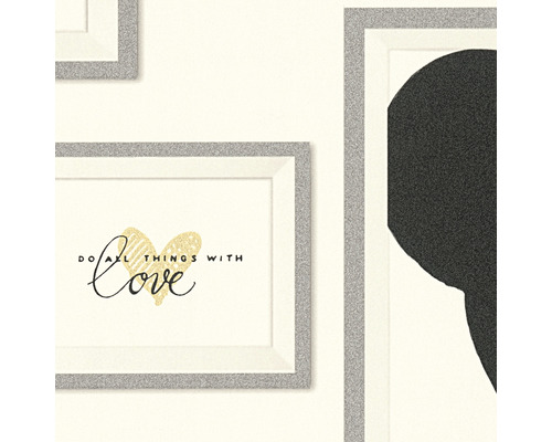 Meerdere ingelijste foto''s aan een muur met de inscripties Doe alle dingen met liefde en een abstracte print